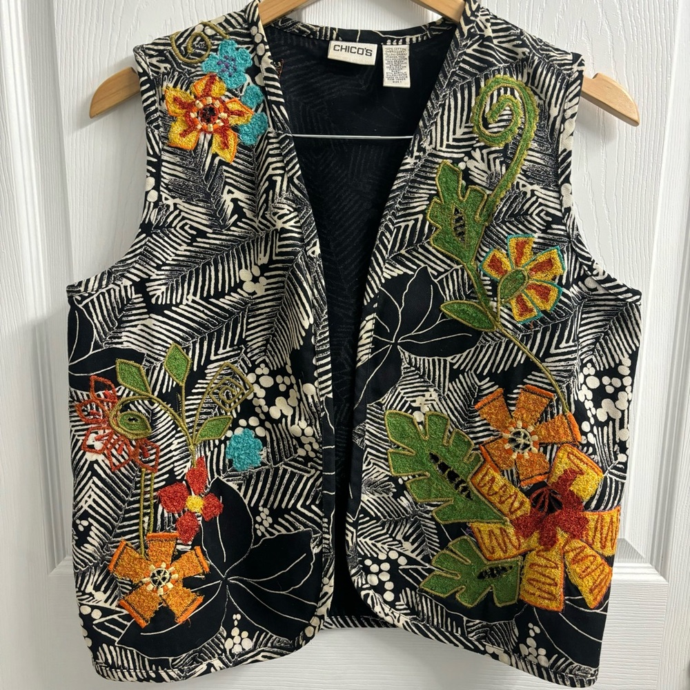 Chico’s Embroidered Floral Printed Vest Black XL Vintage Art to Wear Funky